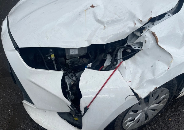 Toyota Yaris cena 33000 przebieg: 95216, rok produkcji 2022 z Góra małe 92